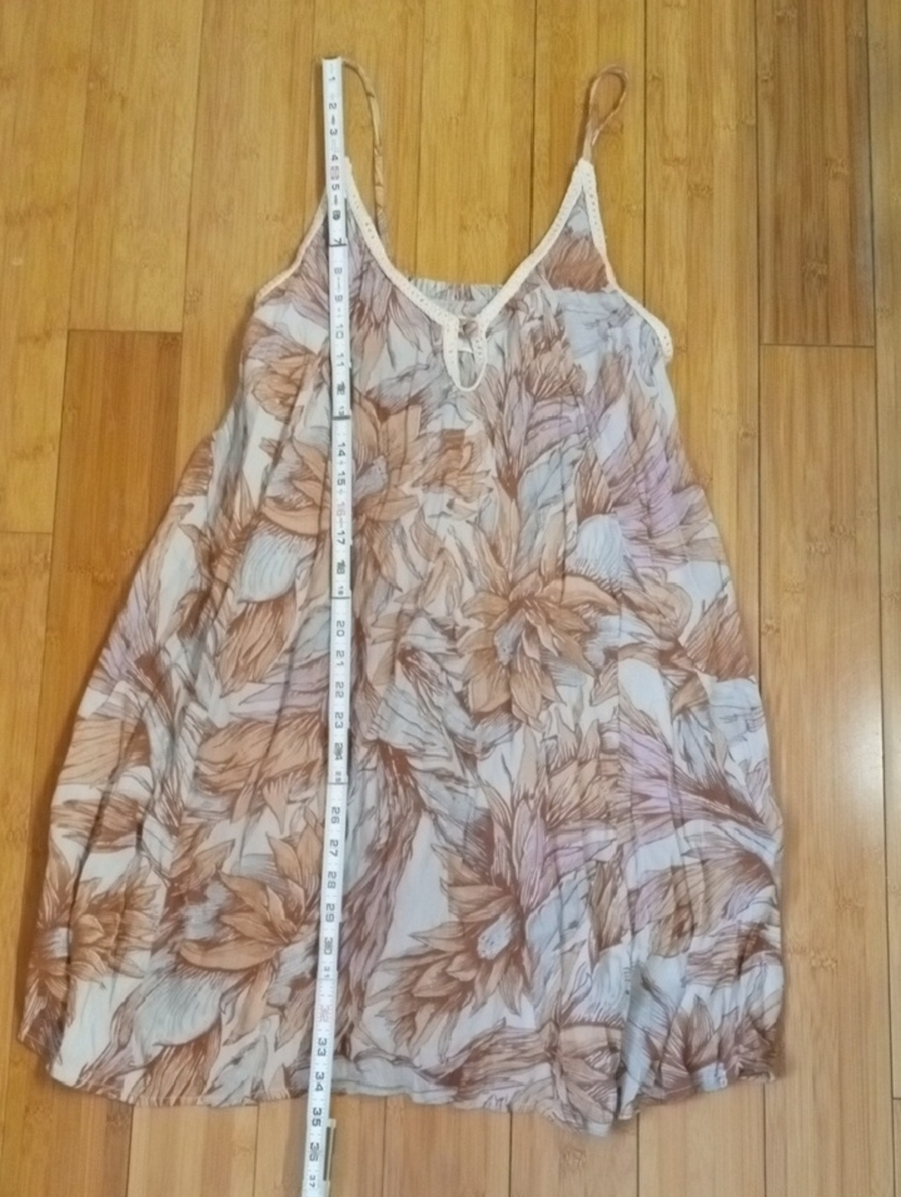 O'Neill Floral Spaghetti-Strap Mini Dress in Cream and Peach Hues. Size Small - Picture 12 of 15